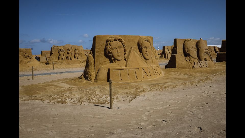 &nbsp;Ostenda, Festival delle Sculture di Sabbia, il tema di quest'anno &egrave; Stars. Solo con acqua e sabbia artisti provenienti da 12 paesi diversi creano sculture raffigurando il loro divo preferito sulla Grande Spiaggia della citt&agrave;
