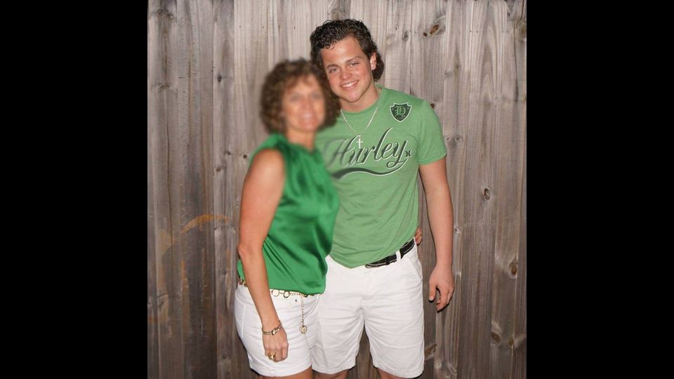 Il ragazzo statunitense scomparso dalla sera di giovedi' scorso a Roma, Beau Solomon, &egrave; stato ucciso e gettato nel Tevere. Gli agenti della Polizia fluviale hanno recuperato il cadavere nelle acque del fiume&nbsp;