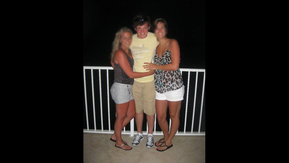 Il ragazzo statunitense scomparso dalla sera di giovedi' scorso a Roma, Beau Salomon, &egrave; stato ucciso e gettato nel Tevere. Gli agenti della Polizia fluviale hanno recuperato il cadavere nelle acque del fiume&nbsp;