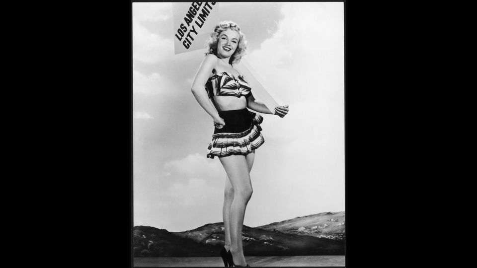 Marilyn Monroe in due pezzi con gonnellino