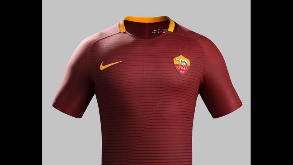 Roma, la nuova maglia della stagione 2016-2017