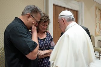 papa incontra i genitori di beau solomon - afp