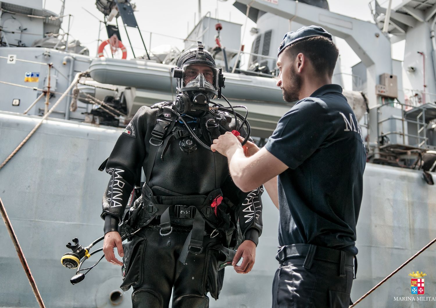 &nbsp; Marina Militare recupero relitto palombari - marina