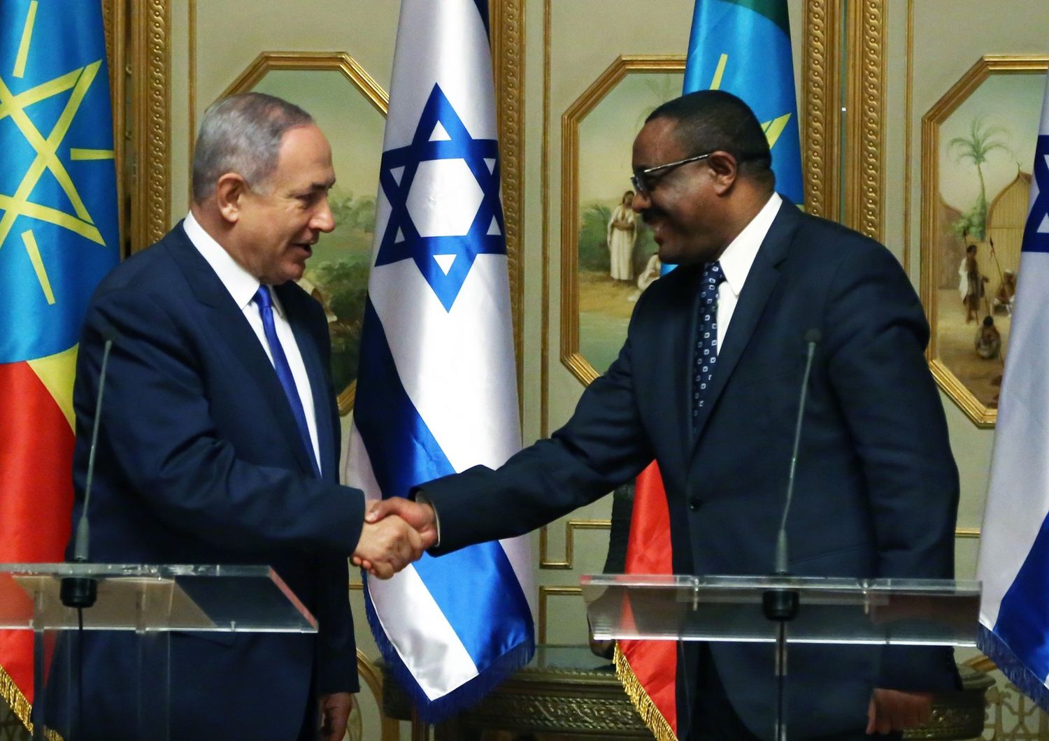 premier Israele Benjamin Netanyahu e premier Etiopia Hailemariam Desalegn (Afp)
