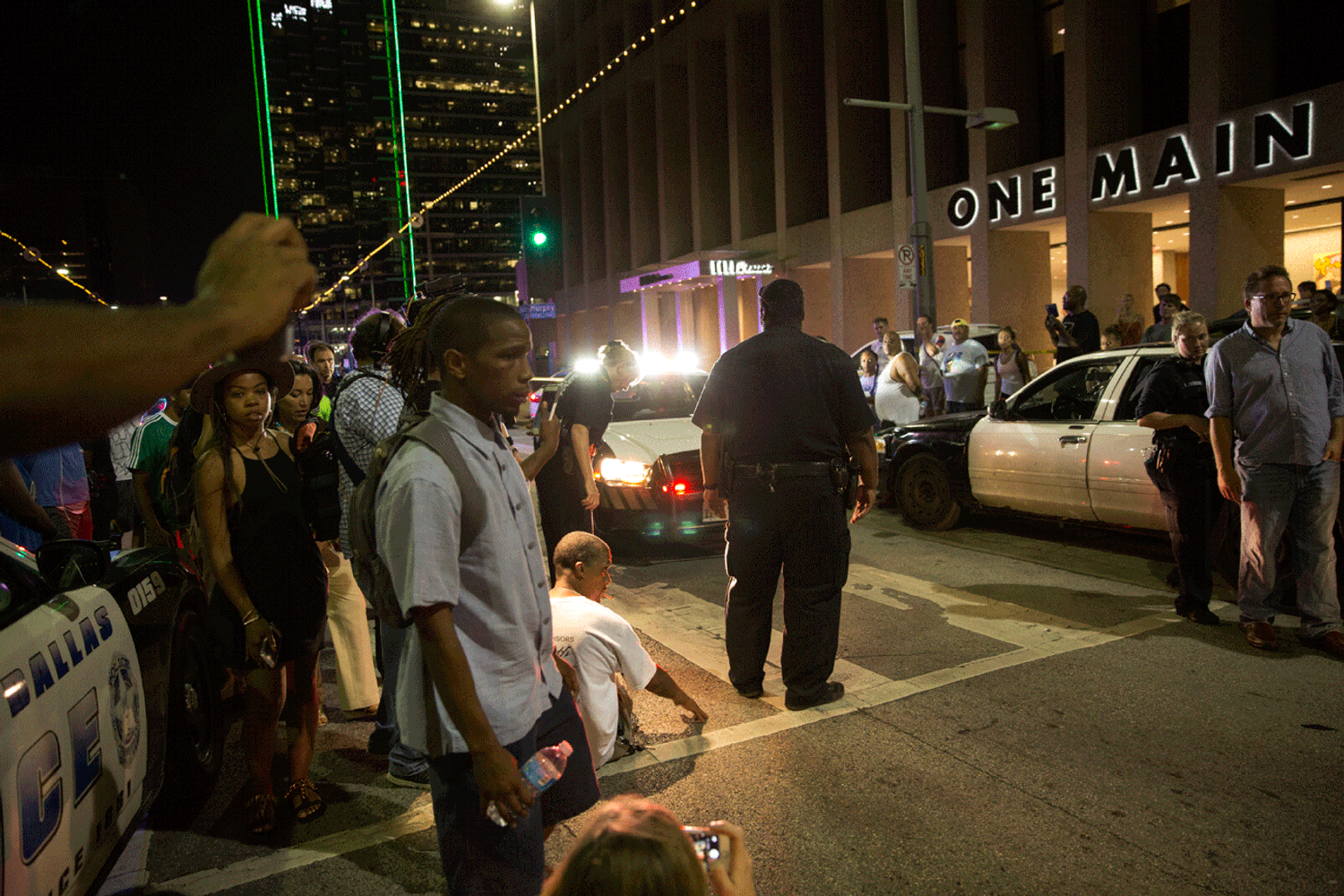 Dallas scontri contro violenze della polizia (Afp)&nbsp;
