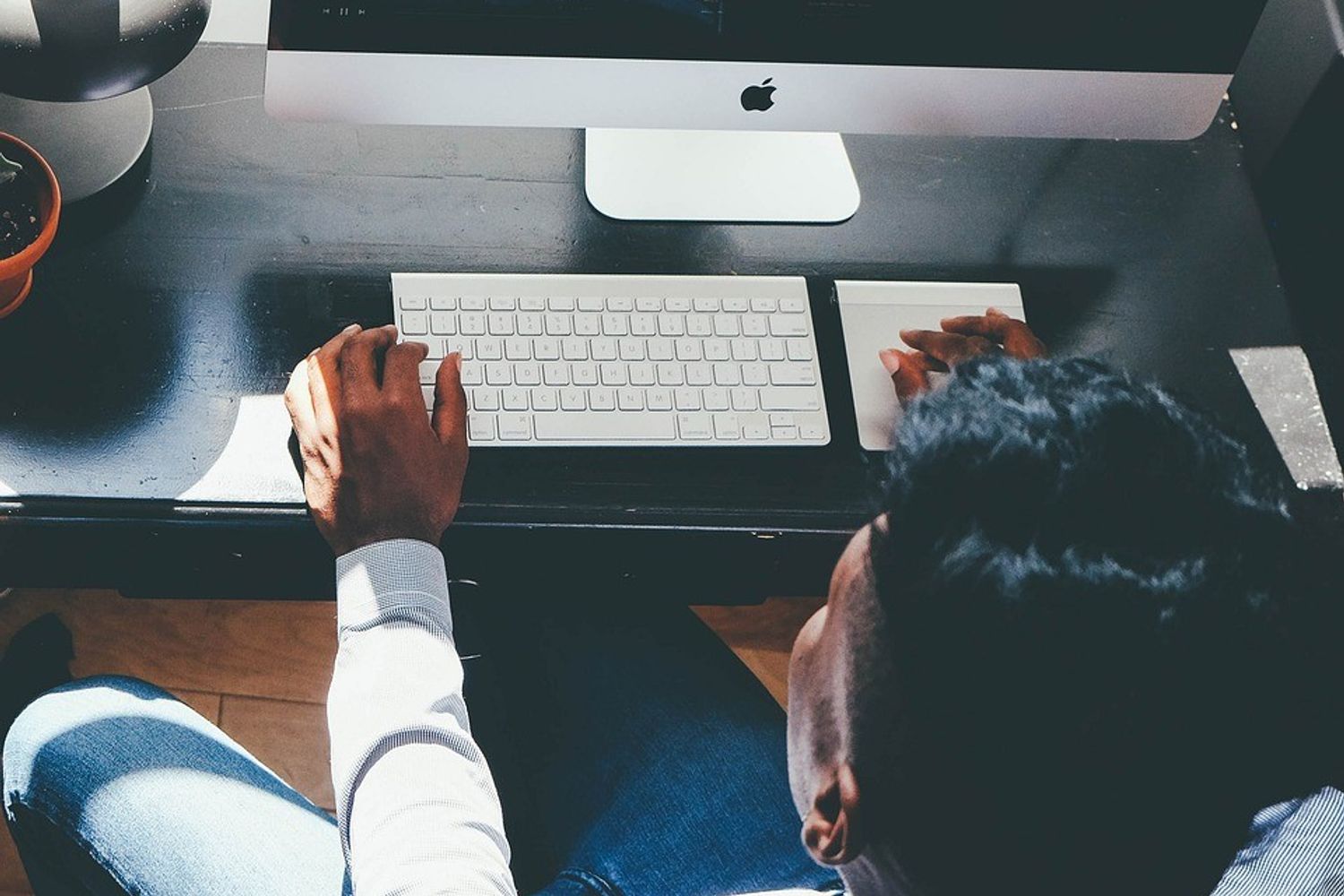 &nbsp;Pedofilia pedofilo adescamento uomo minori computer internet facebook informatica sicurezza informatica&nbsp;