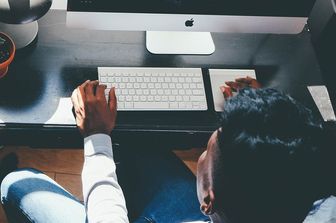 &nbsp;Pedofilia pedofilo adescamento uomo minori computer internet facebook informatica sicurezza informatica&nbsp;