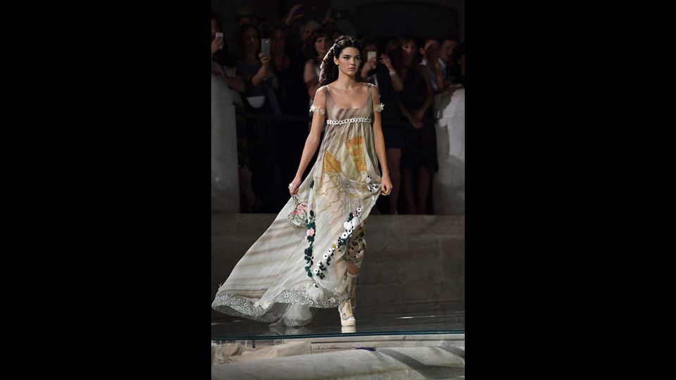 Sfilata sull'acqua di Fontana di Trevi per i 90 anni di Fendi (Afp)&nbsp;