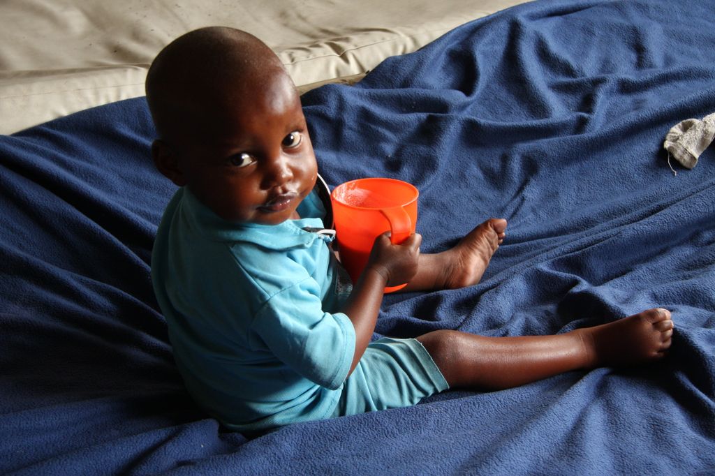 &nbsp; &nbsp; Ogni ora nel mondo 6 bambini muoiono di fame&nbsp;