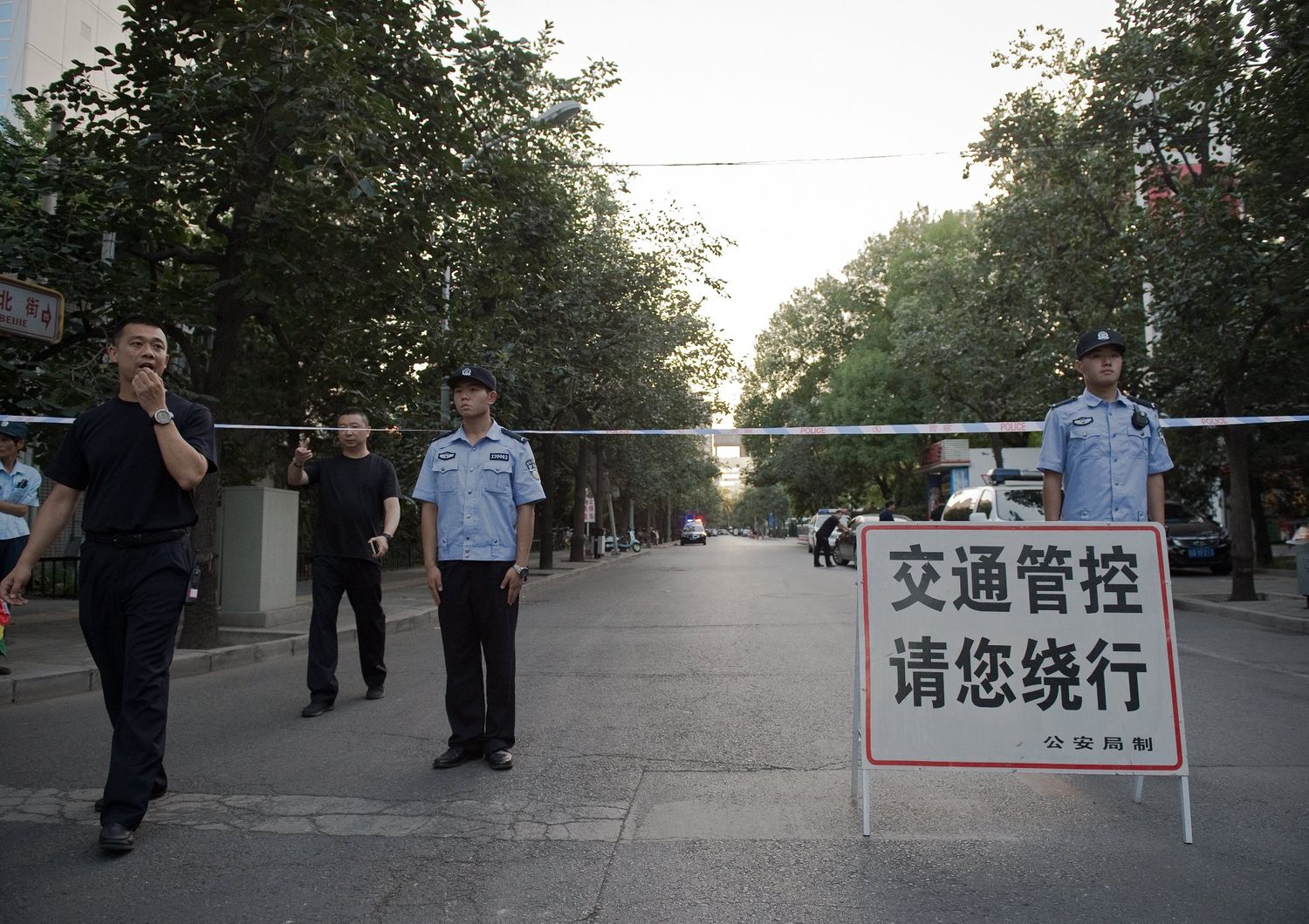 &nbsp;Pechino - polizia cinese blocca strada ambasciata Filippine (Afp)