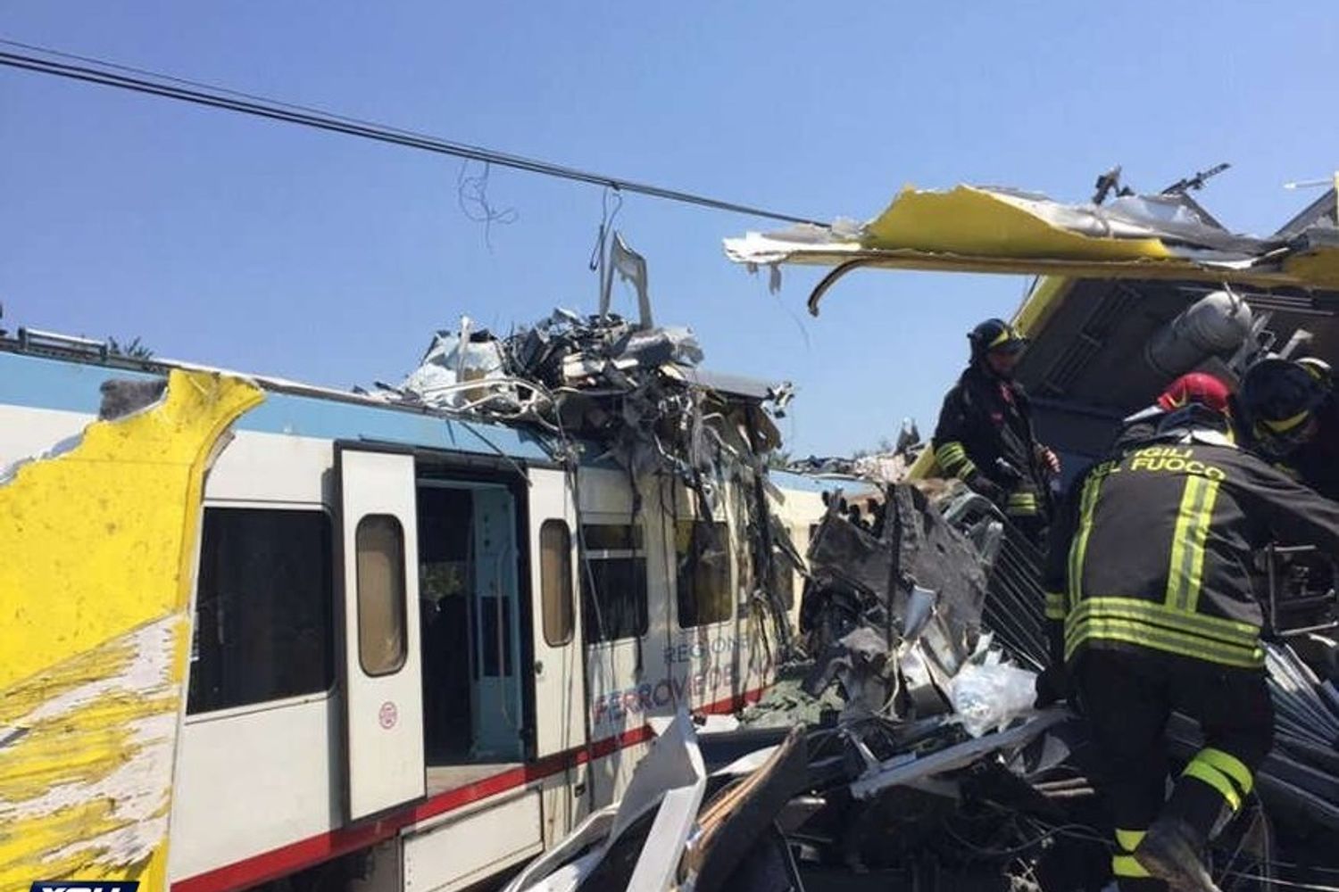 Scontro frontale fra treni di pendolari&nbsp;