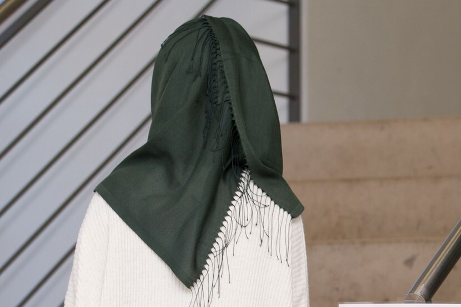 &nbsp;Velo islamico lavoro