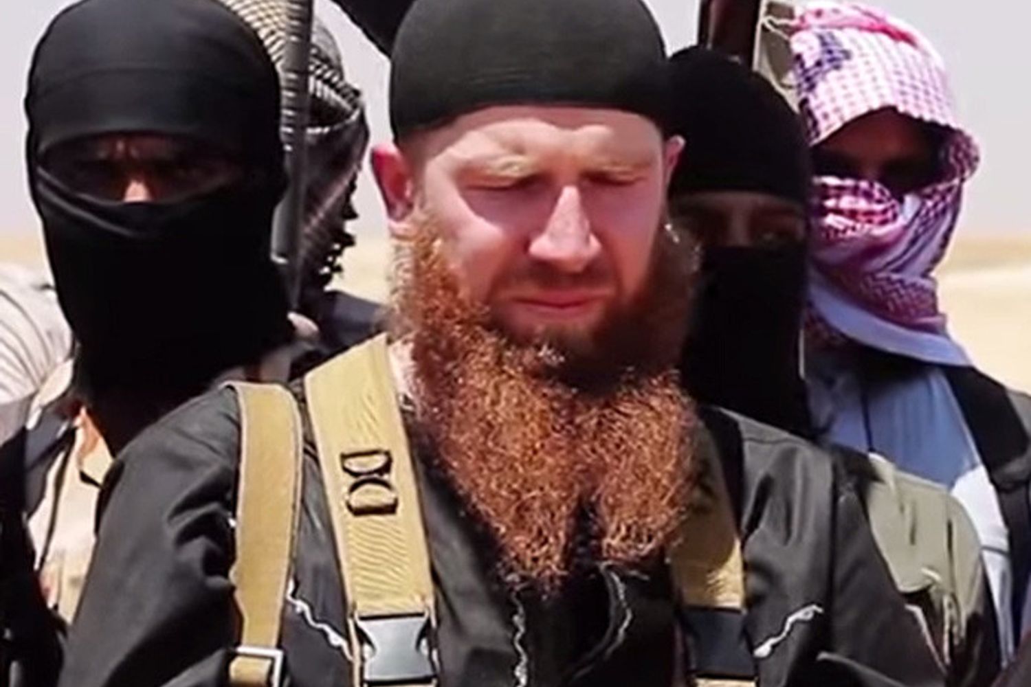 Abu Omar al-Shishani ministro guerra isis - afp