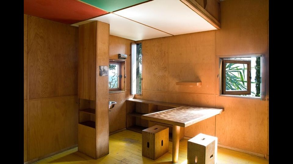 &nbsp; Cabanon de Le Corbusier a Roquebrune-Cap-Martin, Francia (1951) -&nbsp;foto dal sito fondazionelecorbusier.fr