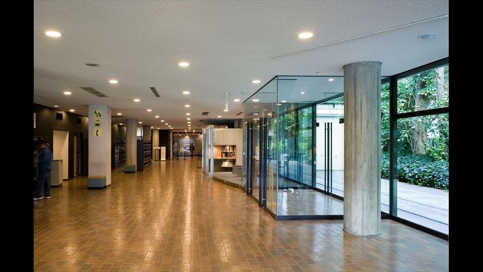 &nbsp; Il Museo Nazionale delle Belle Arti dell'Occidente Taito-Ku, Tokyo (1955), particolare degli interni -&nbsp;foto dal sito fondazionelecorbusier.fr