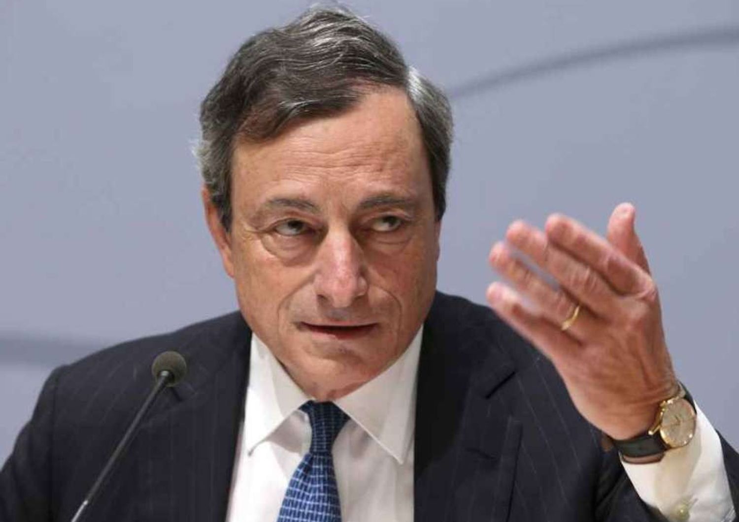 Draghi, la ripresa e' a rischioPossibile acquisto di titoli di stato