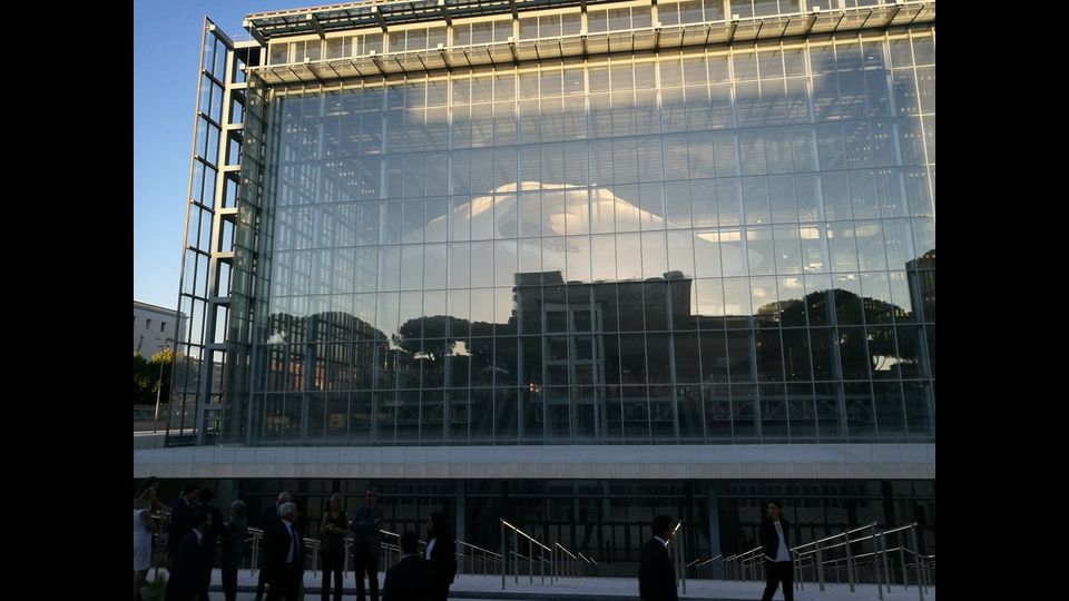 &nbsp;La teca di vetro che racchiude la nuvola di Fuksas