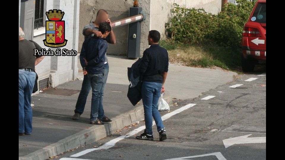 &nbsp;Cos&igrave; la polizia ha pedinato i trafficanti di uomini