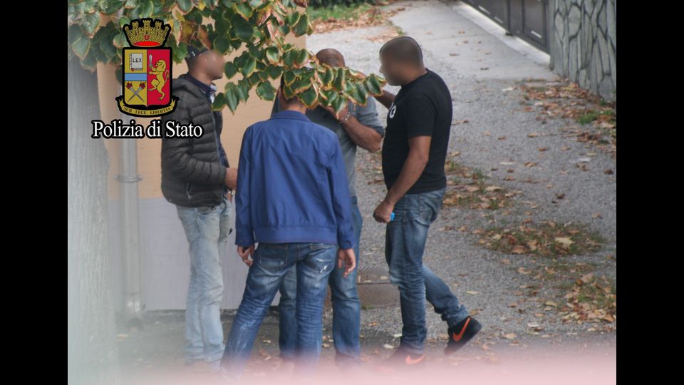 &nbsp;Cos&igrave; la polizia ha pedinato i trafficanti di uomini