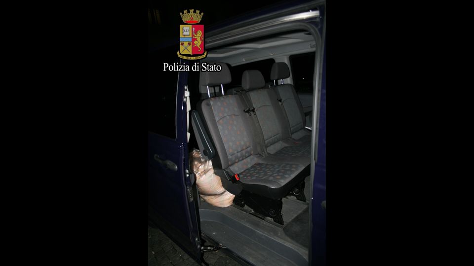 &nbsp;Cos&igrave; la polizia ha pedinato i trafficanti di uomini