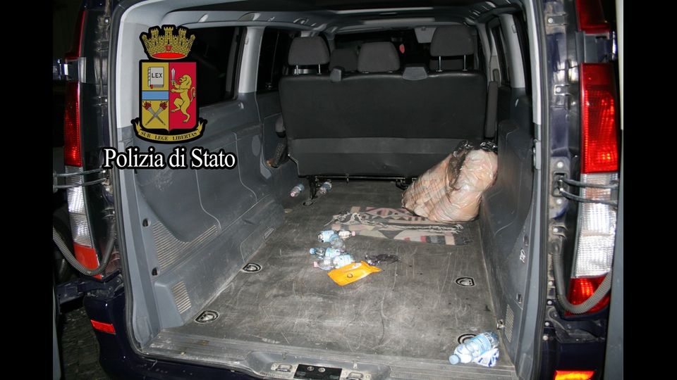 &nbsp;Cos&igrave; la polizia ha pedinato i trafficanti di uomini