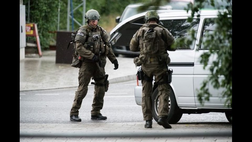 &nbsp;Terrore a Monaco, sparatoria in un centro commerciale -&nbsp;foto Afp