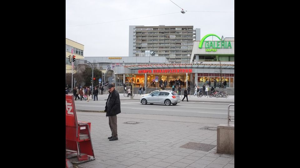 &nbsp;Terrore a Monaco, sparatoria in un centro commerciale -&nbsp;foto Afp