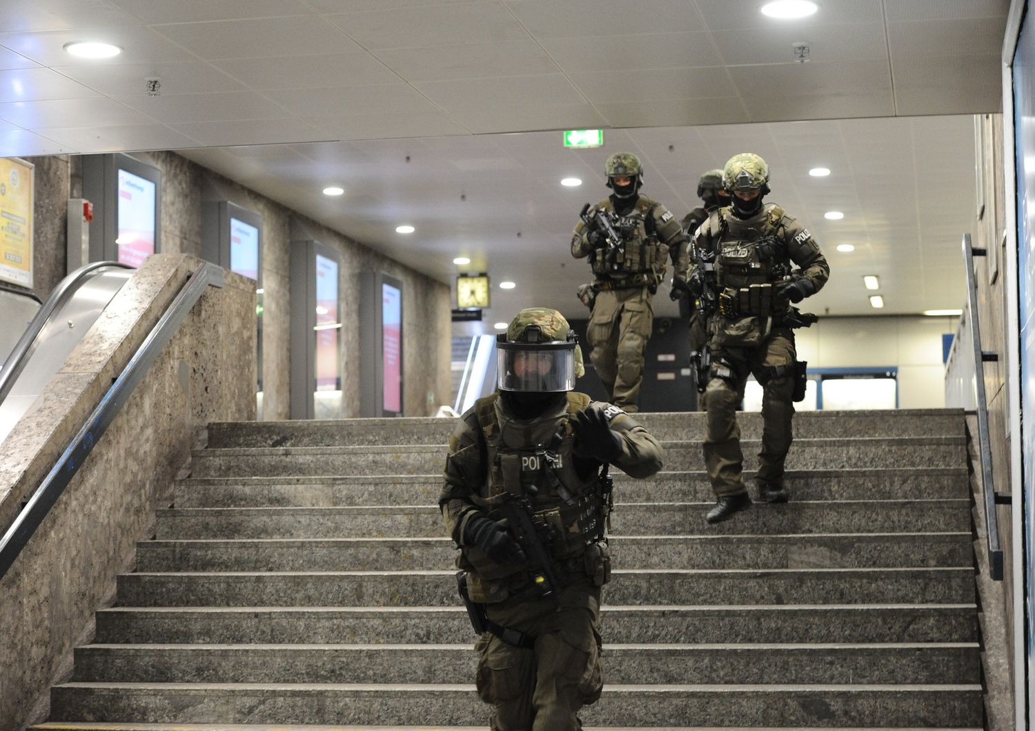 &nbsp;Monaco di Baviera polizia stazione metro Karlsplatz (Afp)