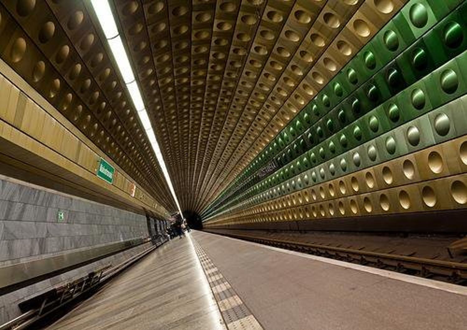 &nbsp;Londra metro di Golden Green - twitter