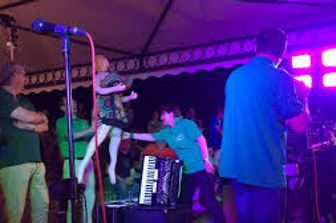 &nbsp;comizio salvini a cremona con boldrini bambola gonfiabile