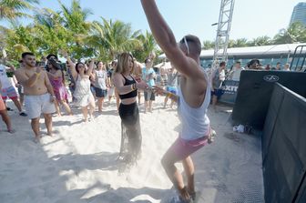 &nbsp;Ballare, ballo, Balli in spiaggia, vacanza, mare, musica, divertimento