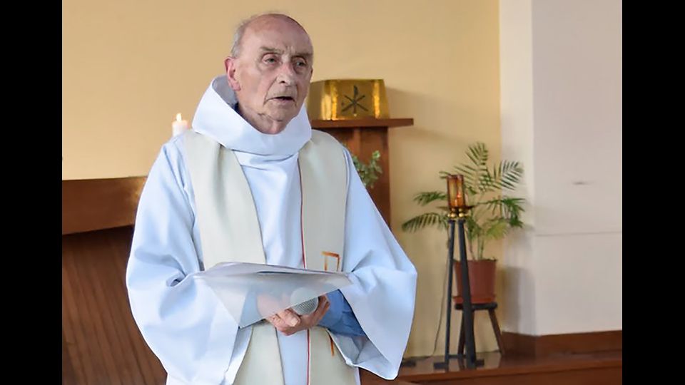 Il sacerdote ucciso si chiamava Jacques Hamel, aveva 86 anni, ed era stato ordinato sacerdote nel 1958