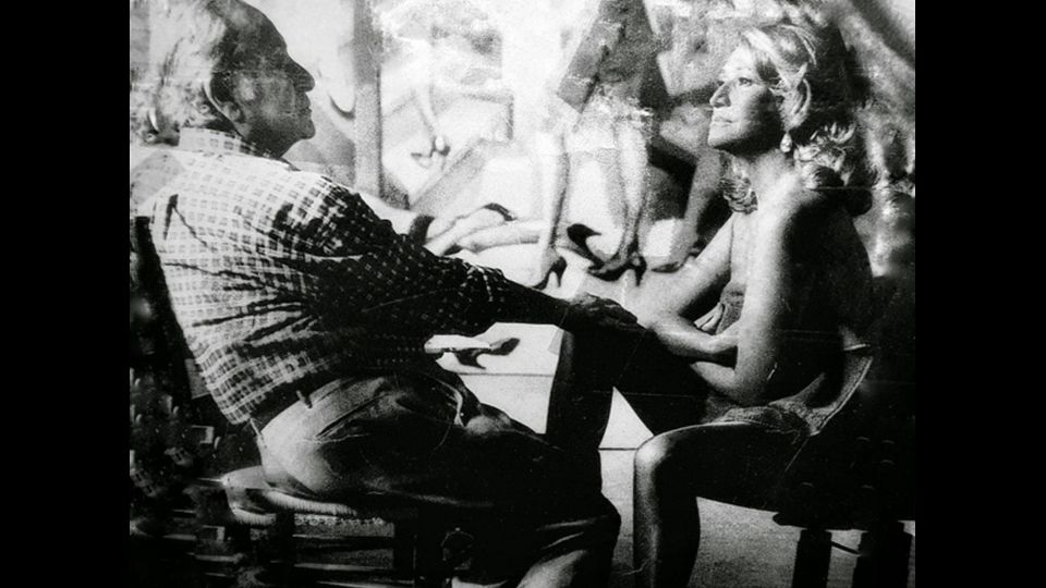 Guttuso dopo averla conosciuta nel salotto dei Marchi a Milano, la rappresenta in molte opere come nella serie delle Cartoline, un insieme di 37 disegni e tecniche miste.&nbsp;Il rapporto tra Guttuso e Marta Martozzo cessa improvvisamente dopo circa venti anni.