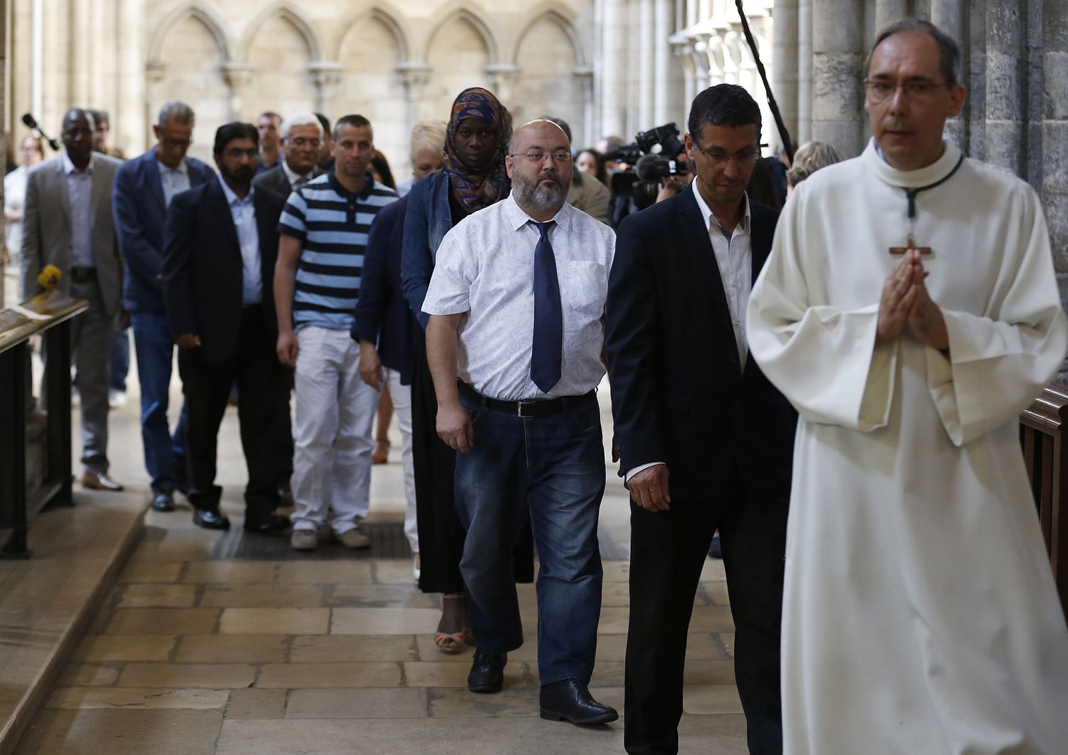 Messa a Rouen per padre Hamel, decine musulmani in chiesa