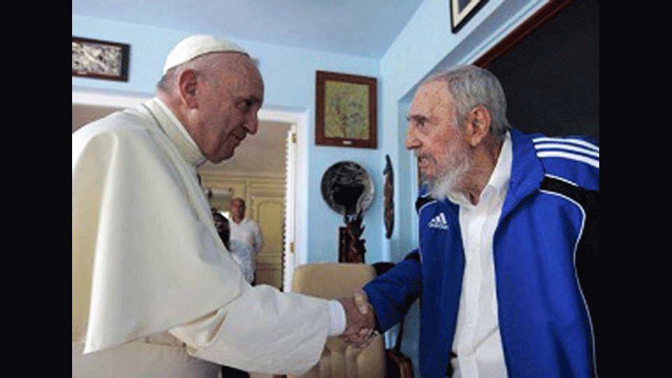 Papa Francesco incontra il Lider Maximo durante la sua visita a Cuba (20 settembre 2015) (Afp)&nbsp;