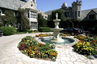 &nbsp;villa di playboyhugh hefnerplayboy mansion