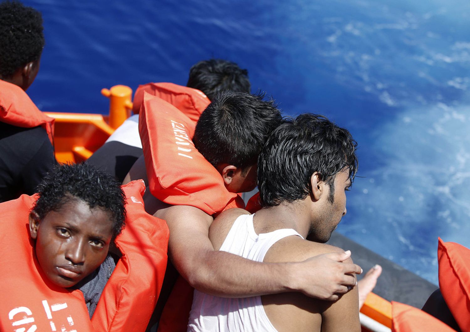 &nbsp;immigrati migranti barconi salvataggio (CRI)