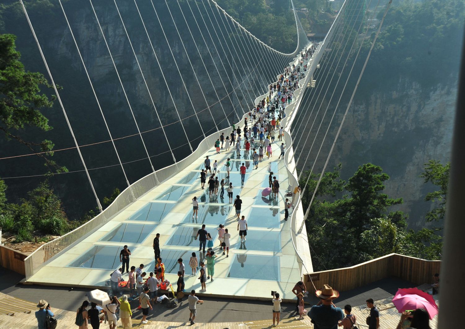 &nbsp;Cina, il ponte di cristallo piu' lungo del mondo