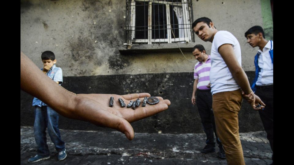 C'e' l'Isis dietro l'attentato di Gaziantep, nel sud-est della Turchia che nella serata di sabato ha fatto 50 morti e decine di durante una festa di nozze