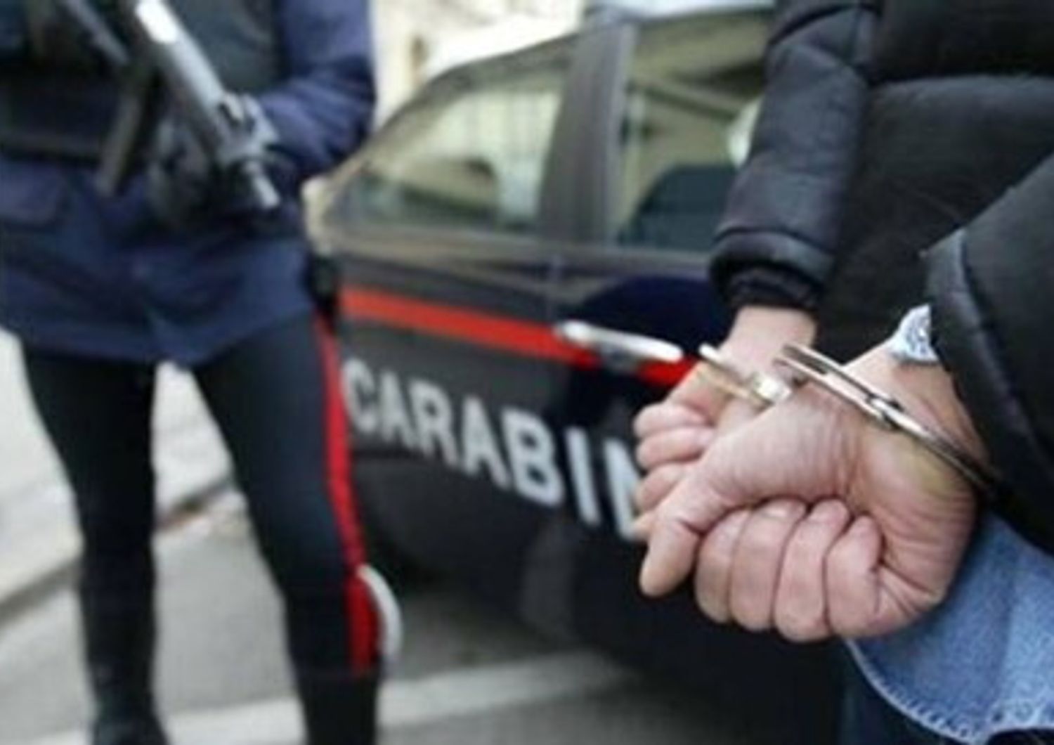 carabinieri arresto manette