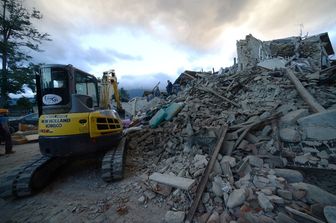 &nbsp;Intanto la terra non smette di tremare nelle zone colpite dal devastante terremoto