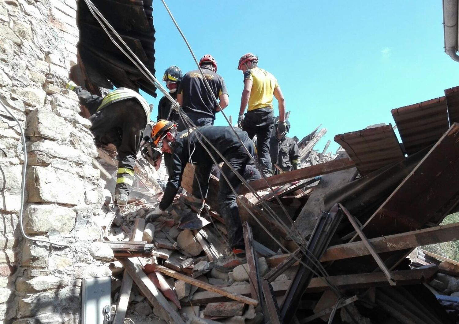 &nbsp;Sisma nel reatino, colpito il cuore dell'Italia (Accumuli, foto Gdf)