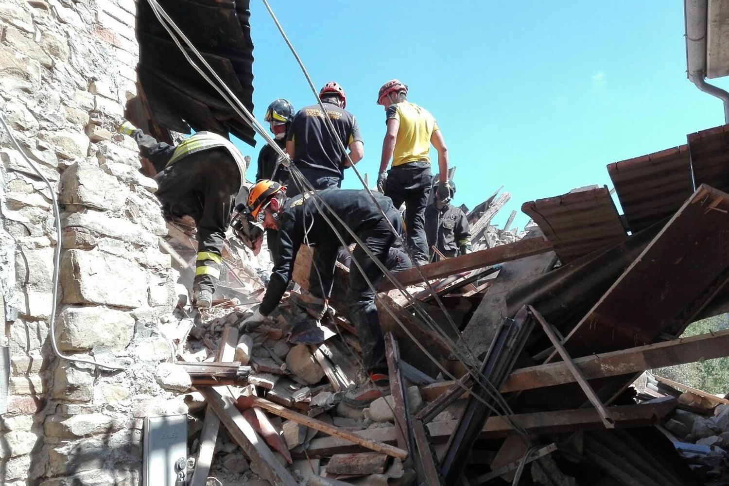 &nbsp;Sisma nel reatino, colpito il cuore dell'Italia (Accumuli, foto Gdf)