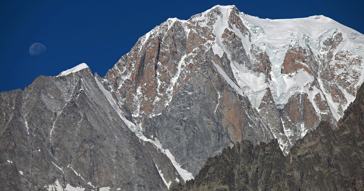 Salvi gli alpinisti cinesi bloccati sul Monte Bianco