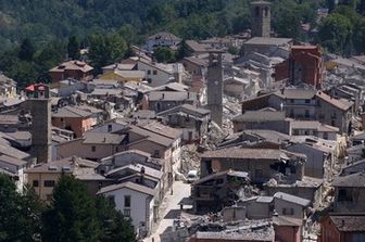 &nbsp;terremoto amatrice vista citt&agrave; distrutta macerie - afp