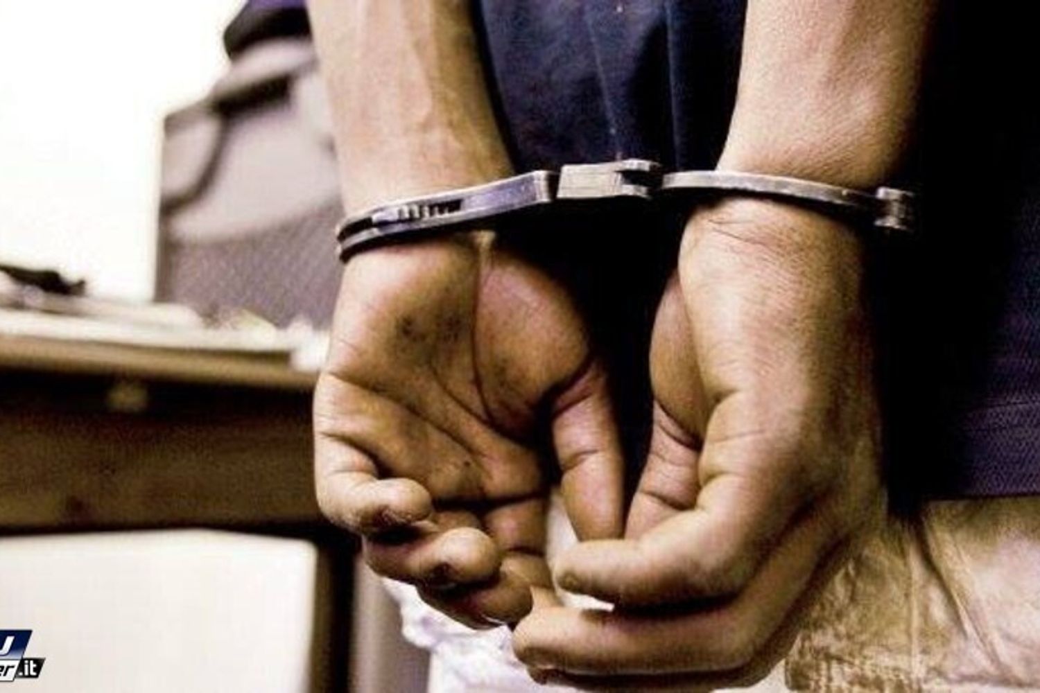 &nbsp;Extracomunitario immigrato migrante tunisino marocchino arrestato arresto manette - youreporter