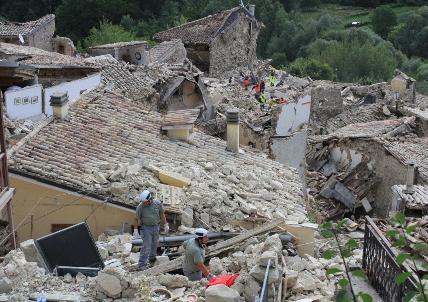 &nbsp; Corpo forestale terremoto sisma Amatrice Rieti macerie soccorsi scavi