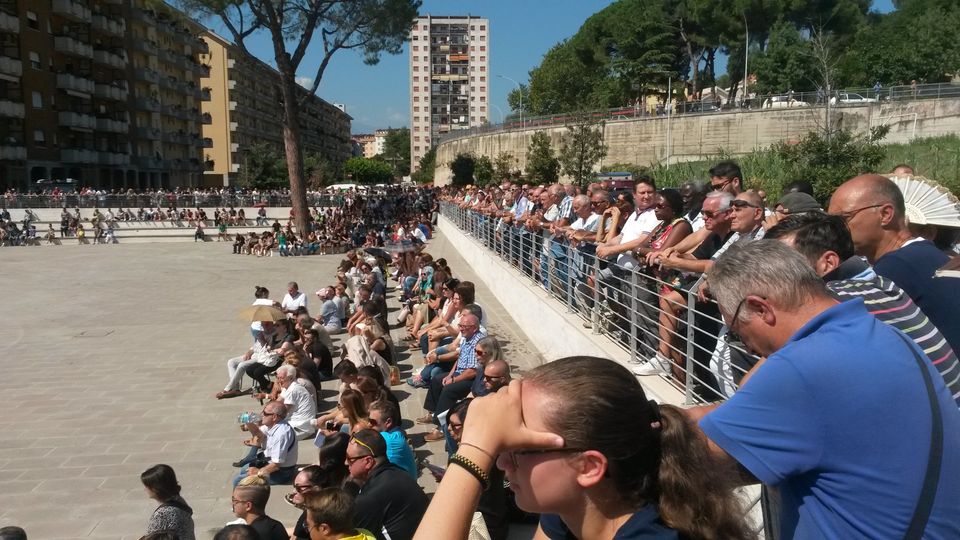 Terremoto, il giorno del dolore