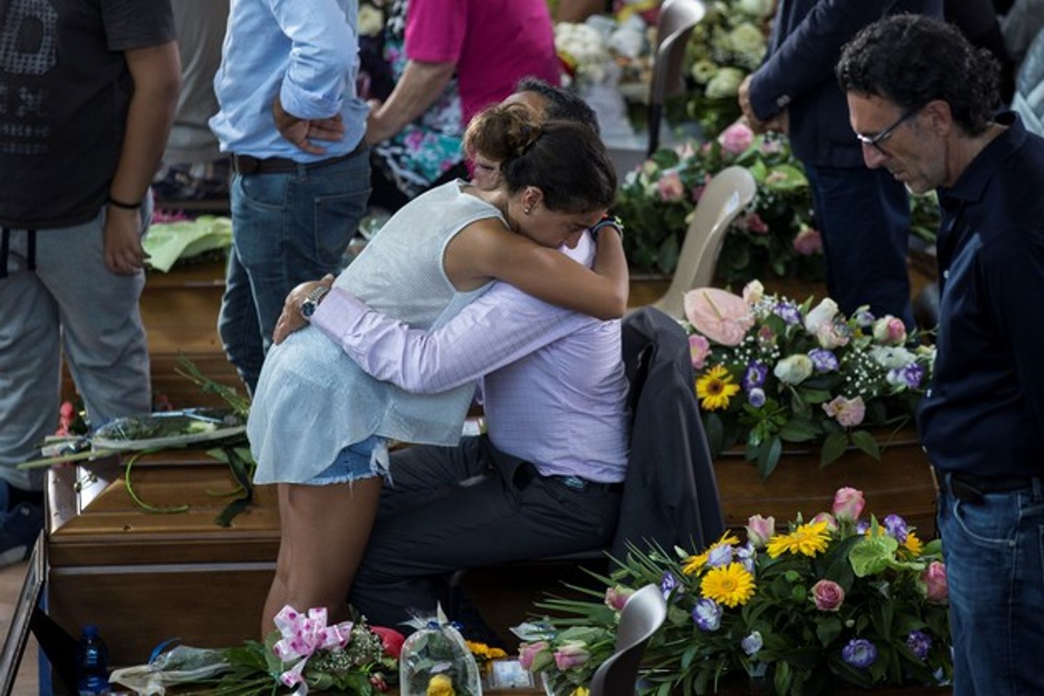 &nbsp;terremoto amatrice il giorno del lutto funerali vittime (afp)