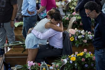&nbsp;terremoto amatrice il giorno del lutto funerali vittime (afp)